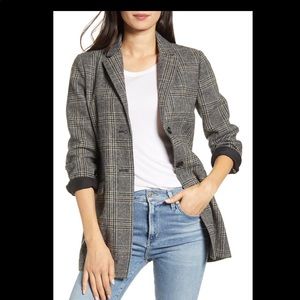 Cupcakes and Cashmere boyfriend blazer